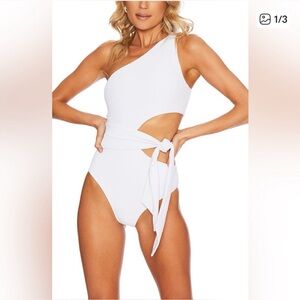 NWT Beach Riot White One-Shoulder One Piece